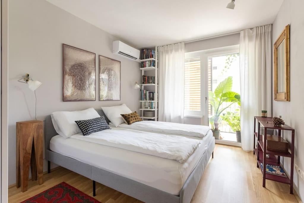 Dream Apartment - Central And Quiet With Ac And Free Parking Garage Wenen Buitenkant foto