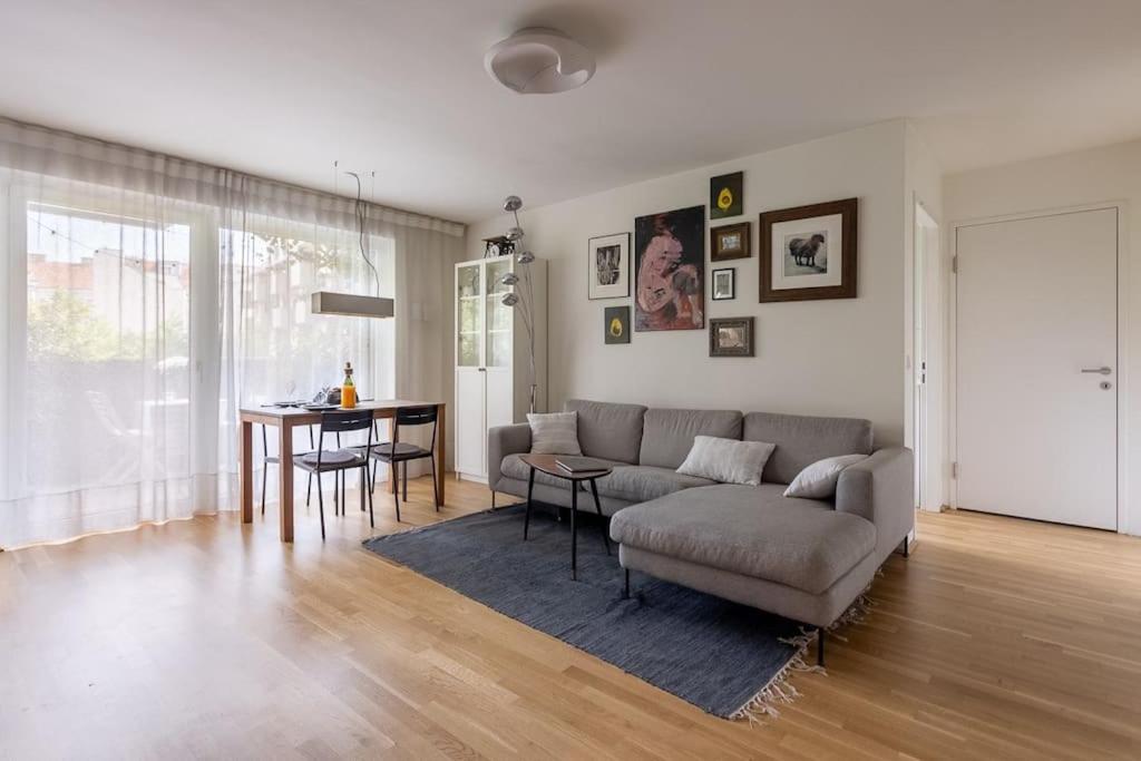Dream Apartment - Central And Quiet With Ac And Free Parking Garage Wenen Buitenkant foto