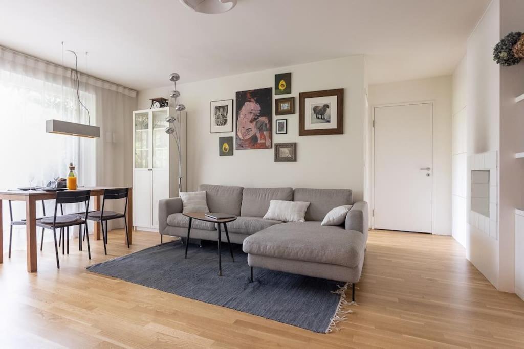 Dream Apartment - Central And Quiet With Ac And Free Parking Garage Wenen Buitenkant foto