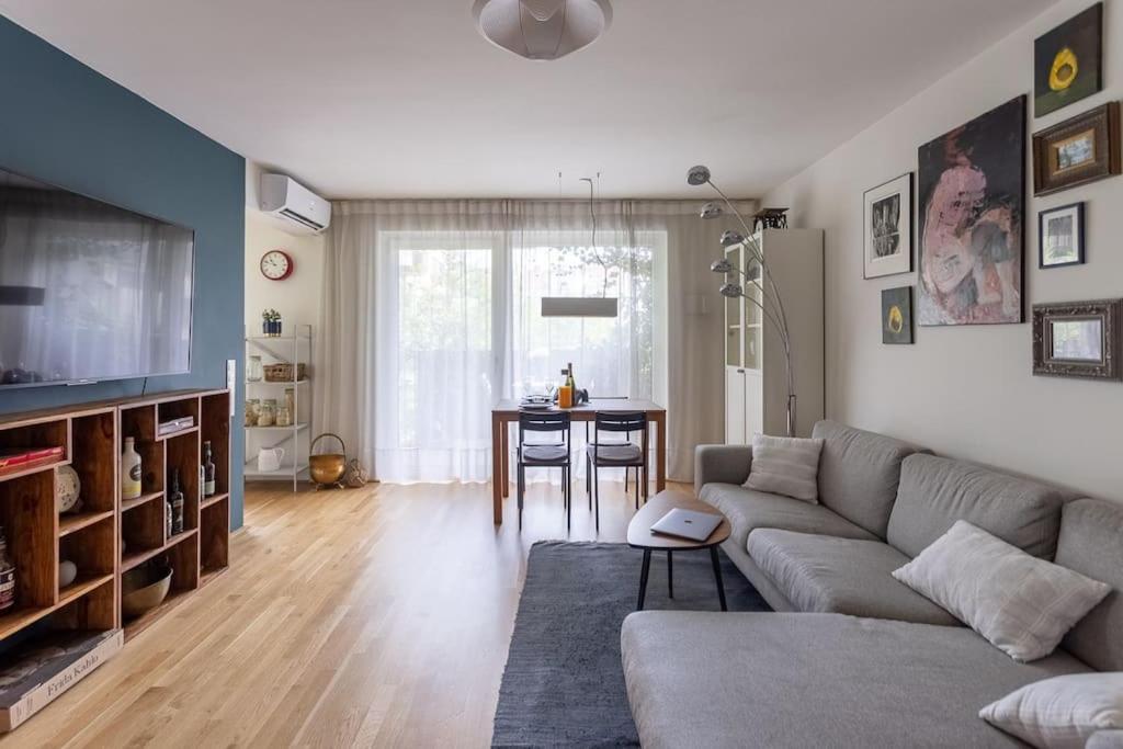Dream Apartment - Central And Quiet With Ac And Free Parking Garage Wenen Buitenkant foto