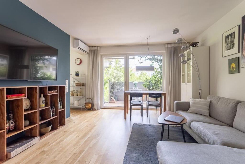 Dream Apartment - Central And Quiet With Ac And Free Parking Garage Wenen Buitenkant foto